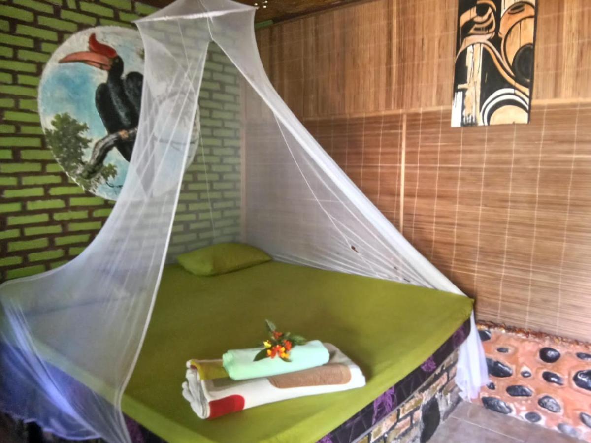 Lucky Bamboo'Bungalows-Resto And Orangutan Jungle Trekking Tours Bukit Lawang Esterno foto