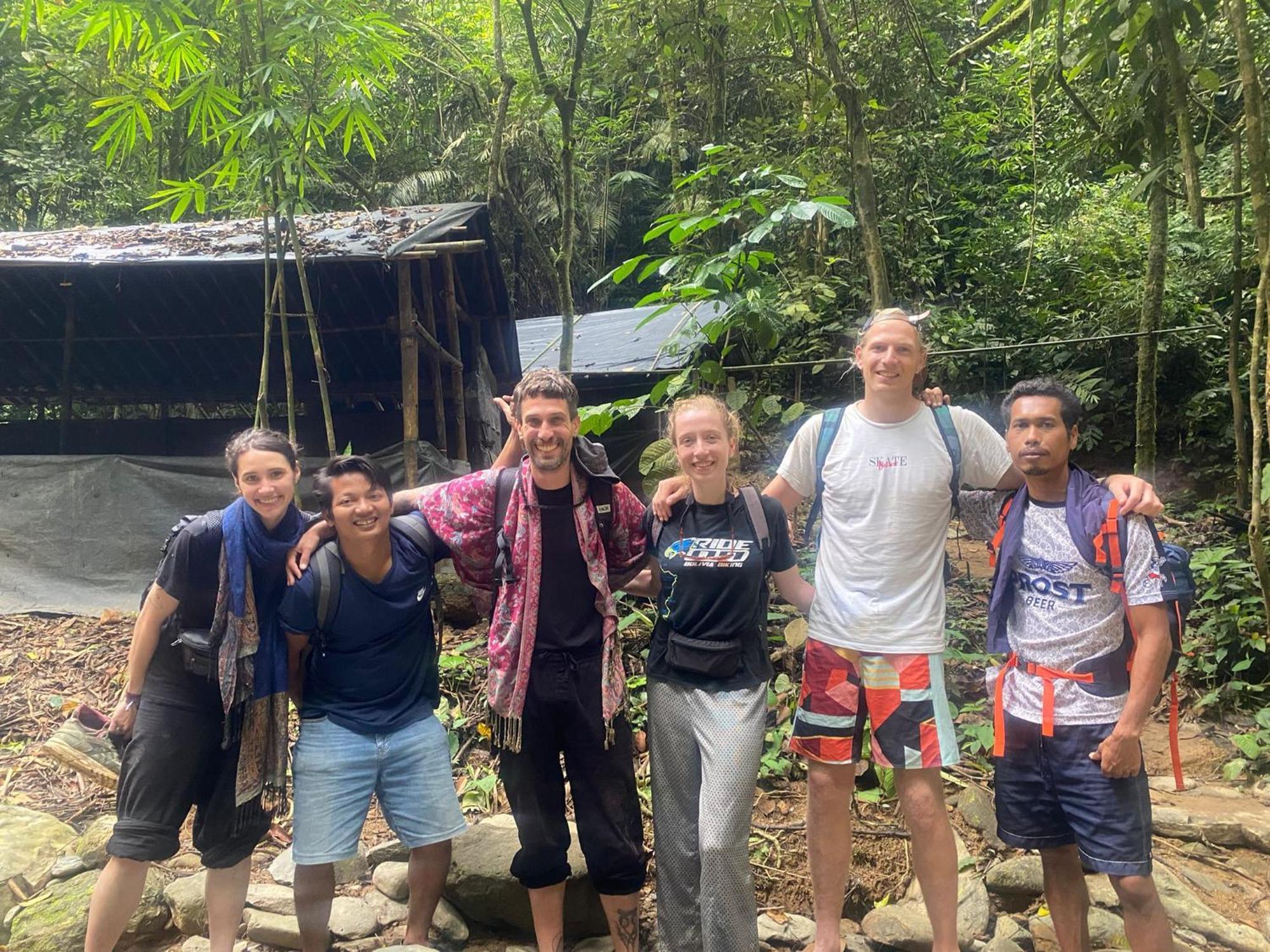 Lucky Bamboo'Bungalows-Resto And Orangutan Jungle Trekking Tours Bukit Lawang Esterno foto