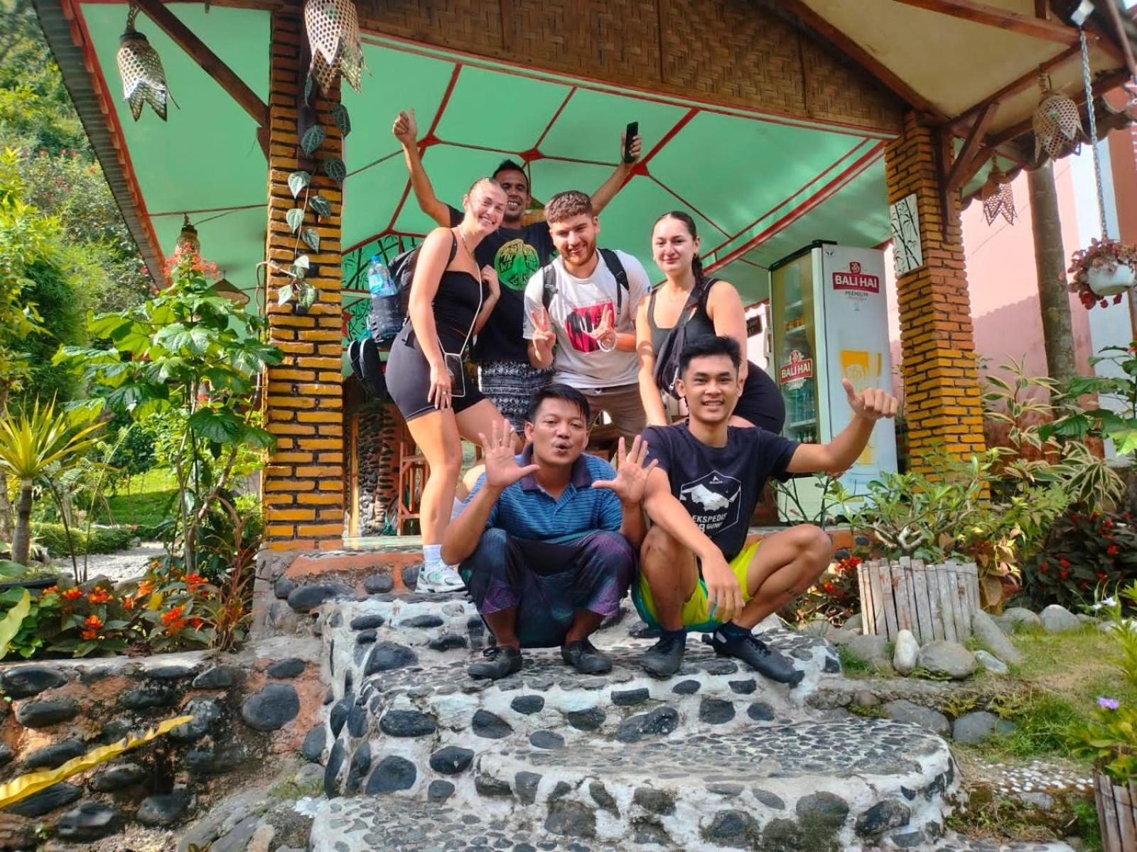 Lucky Bamboo'Bungalows-Resto And Orangutan Jungle Trekking Tours Bukit Lawang Esterno foto