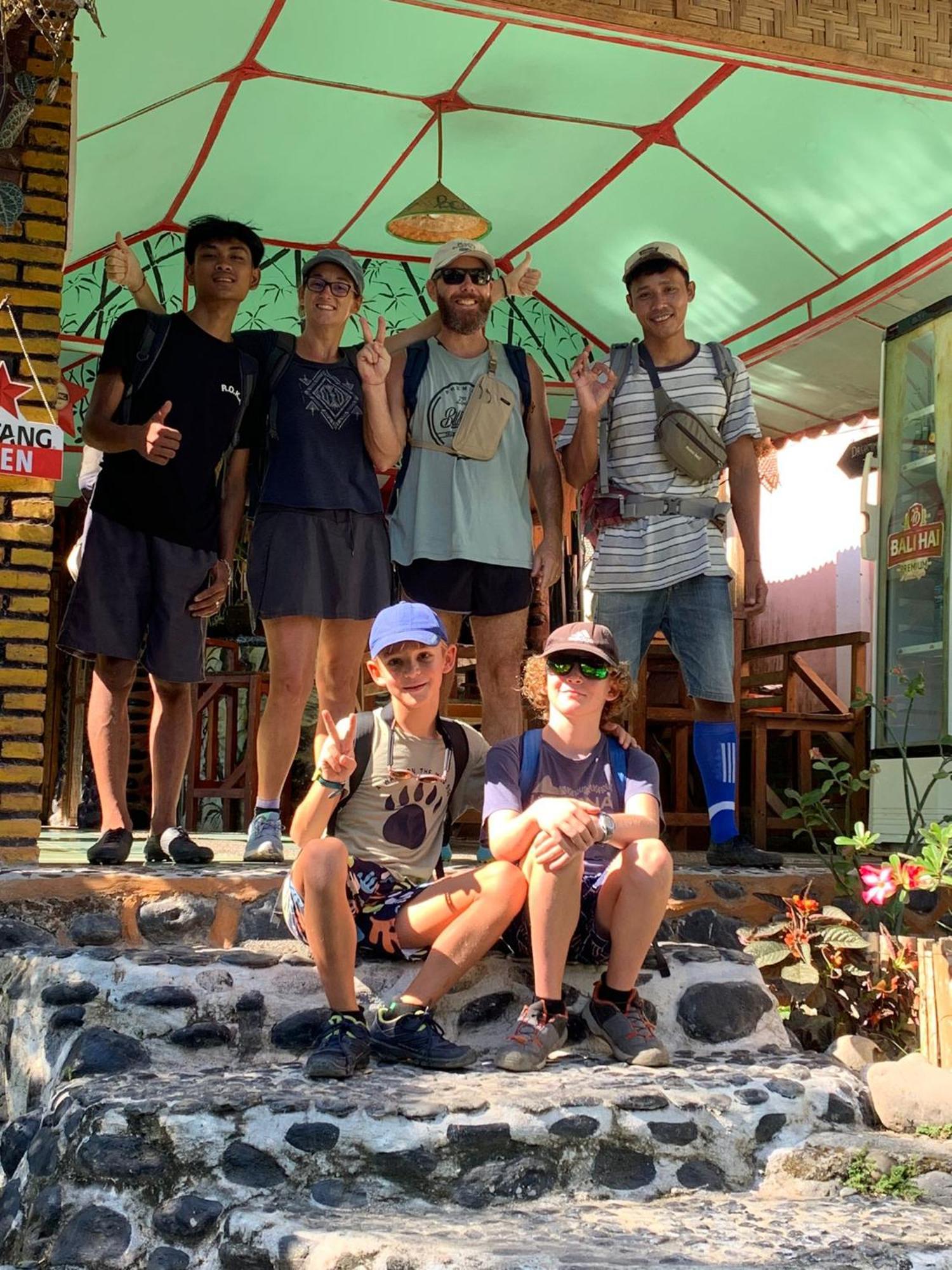 Lucky Bamboo'Bungalows-Resto And Orangutan Jungle Trekking Tours Bukit Lawang Esterno foto